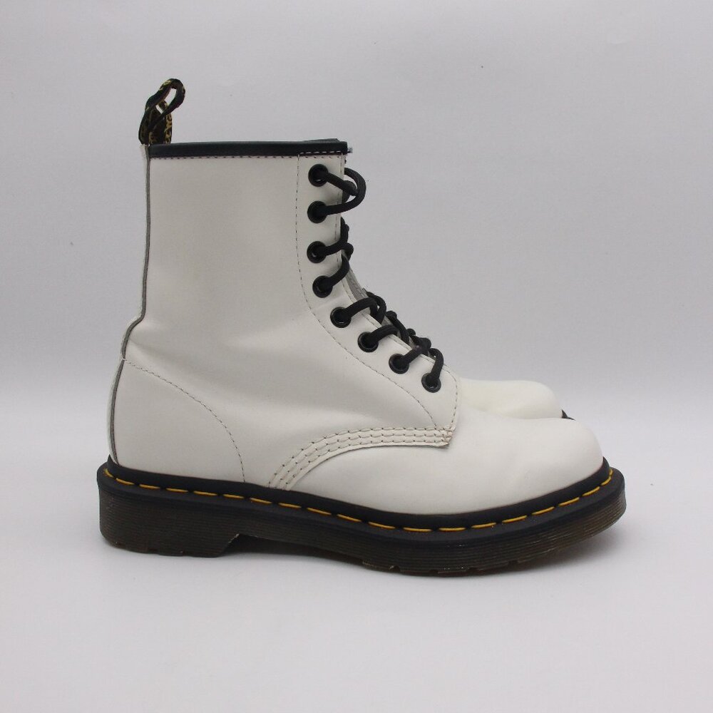 Doc Dr. Martens Women's Size US 6 Smooth White Leather 11821 8-Eye Combat Boots